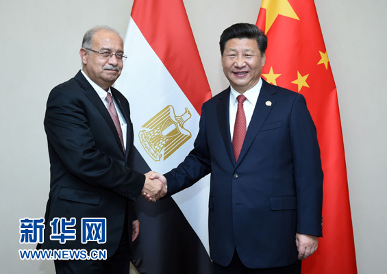 12月4日，國家主席習(xí)近平在約翰內(nèi)斯堡會見埃及總理伊斯梅爾。新華社記者 張鐸 攝 