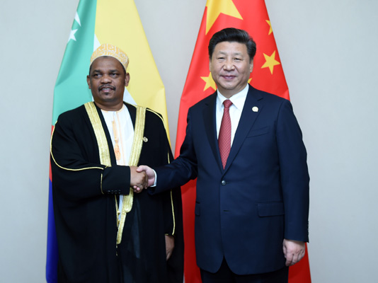 12月4日，國(guó)家主席習(xí)近平在約翰內(nèi)斯堡會(huì)見(jiàn)科摩羅總統(tǒng)伊基利盧。 新華社記者 張鐸 攝 

