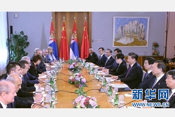 6月18日，國家主席習(xí)近平在貝爾格萊德同塞爾維亞總統(tǒng)尼科利奇舉行會談。 新華社記者 馬占成 攝