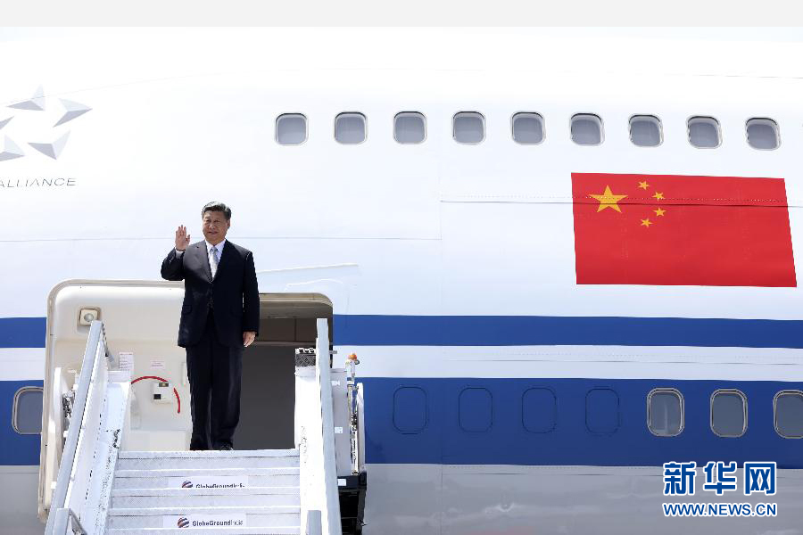 10月15日，國家主席習近平抵達印度果阿，應(yīng)印度總理莫迪邀請，出席金磚國家領(lǐng)導(dǎo)人第八次會晤。 新華社記者蘭紅光攝 