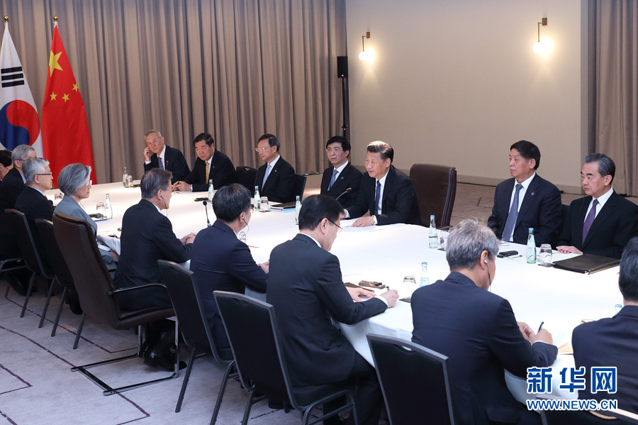7月6日，國家主席習(xí)近平在柏林會見韓國總統(tǒng)文在寅。 新華社記者 王曄攝