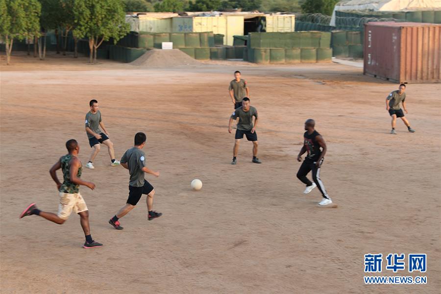 （國際&middot;圖文互動）（6）拳拳赤子心　悠悠藍(lán)盔情&mdash;&mdash;記中國赴蘇丹達(dá)爾富爾維和部隊度中秋和國慶佳節(jié)