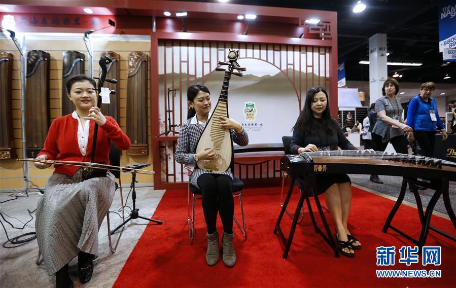 (國(guó)際·圖文互動(dòng))(3)通訊:中國(guó)樂(lè)器在美國(guó)樂(lè)器展上“奏響強(qiáng)音”