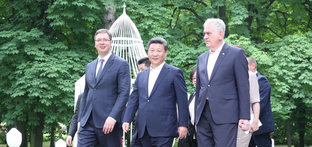 習(xí)近平出席塞爾維亞總統(tǒng)尼科利奇、總理武契奇共同舉行的午宴