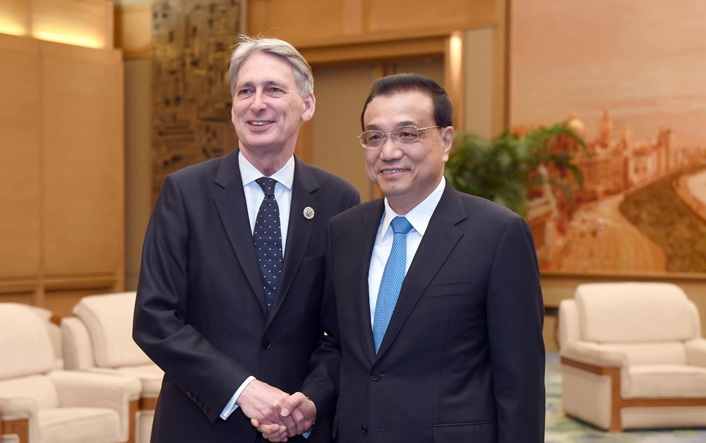 李克強會見英國首相特使、財政大臣哈蒙德