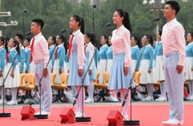 聽共青團(tuán)員和少先隊員的心聲：請黨放心，強(qiáng)國有我！