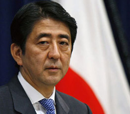 2013，安倍的“狂人日記”