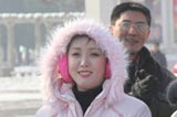 高清：衛(wèi)星發(fā)射成功 平壤街頭出現(xiàn)小規(guī)模慶?；顒?dòng)
