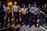 弗格森的警察為啥這么“牛”？